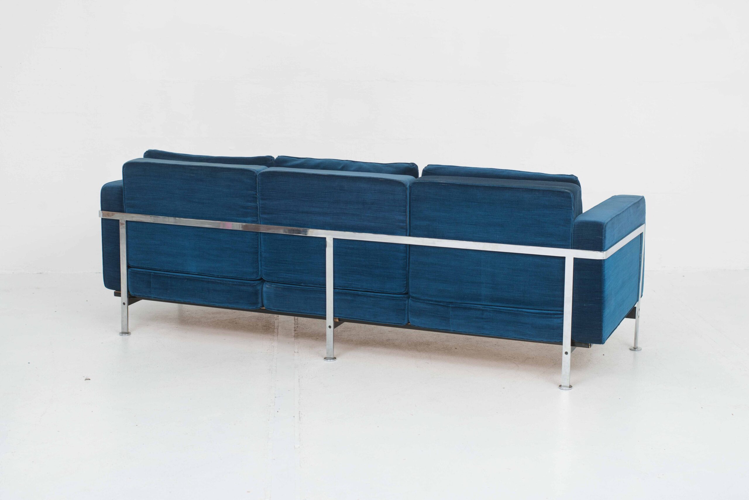 Haussmann RH 302 3er Sofa von Swiss Design in Königsblau-2