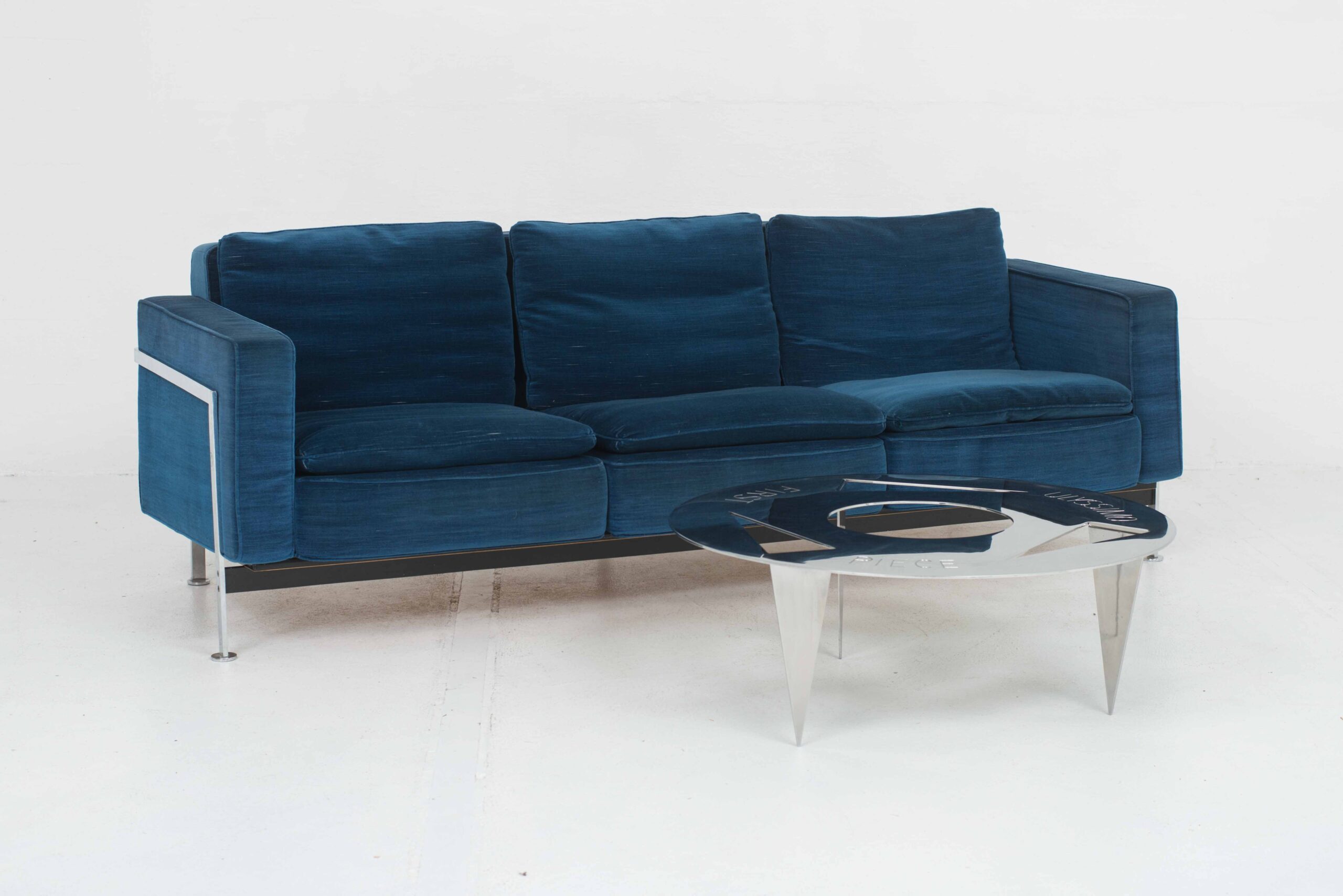 Haussmann RH 302 3er Sofa von Swiss Design in Königsblau-3