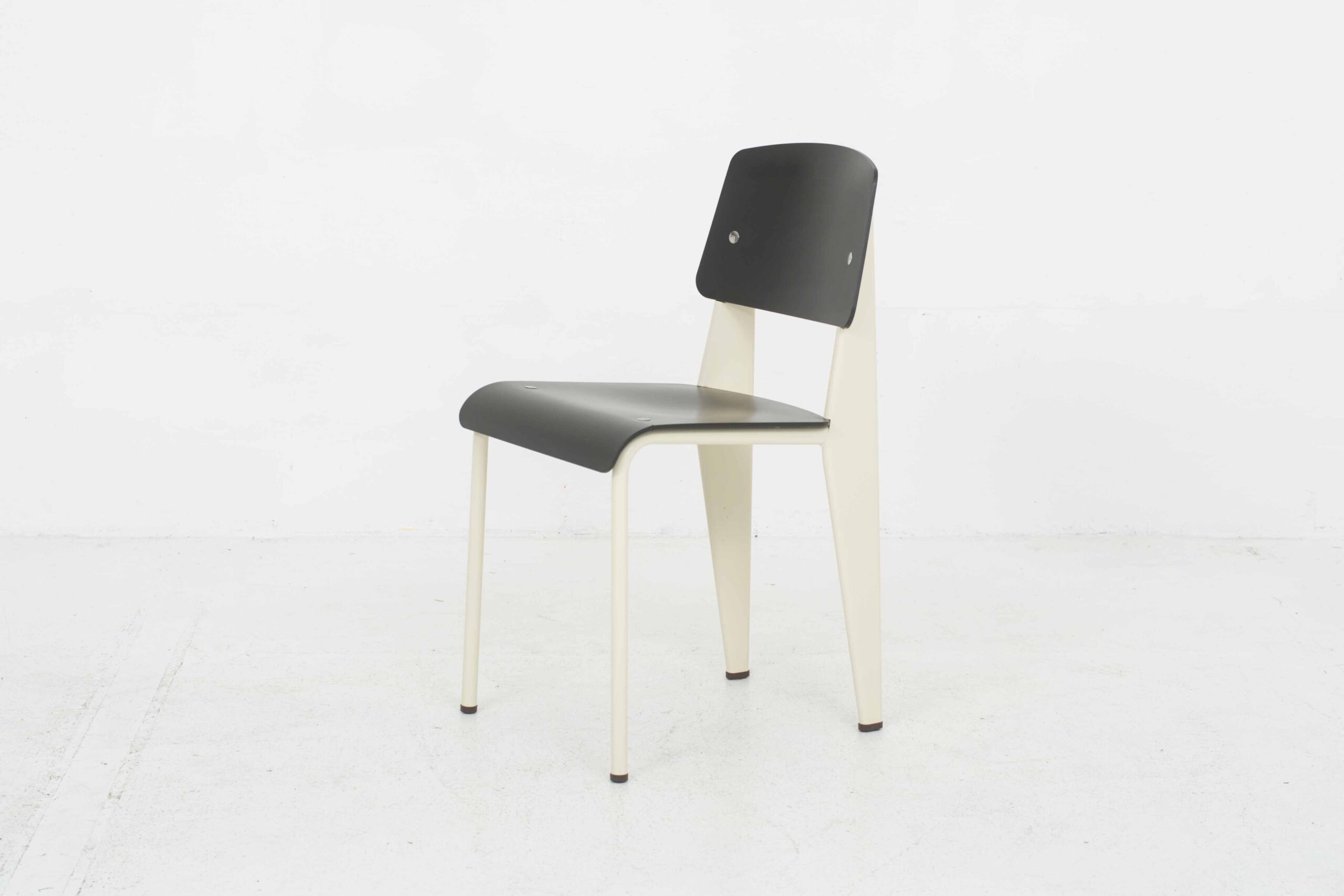Jean Prouvé Standard SP Stuhl von Vitra-0