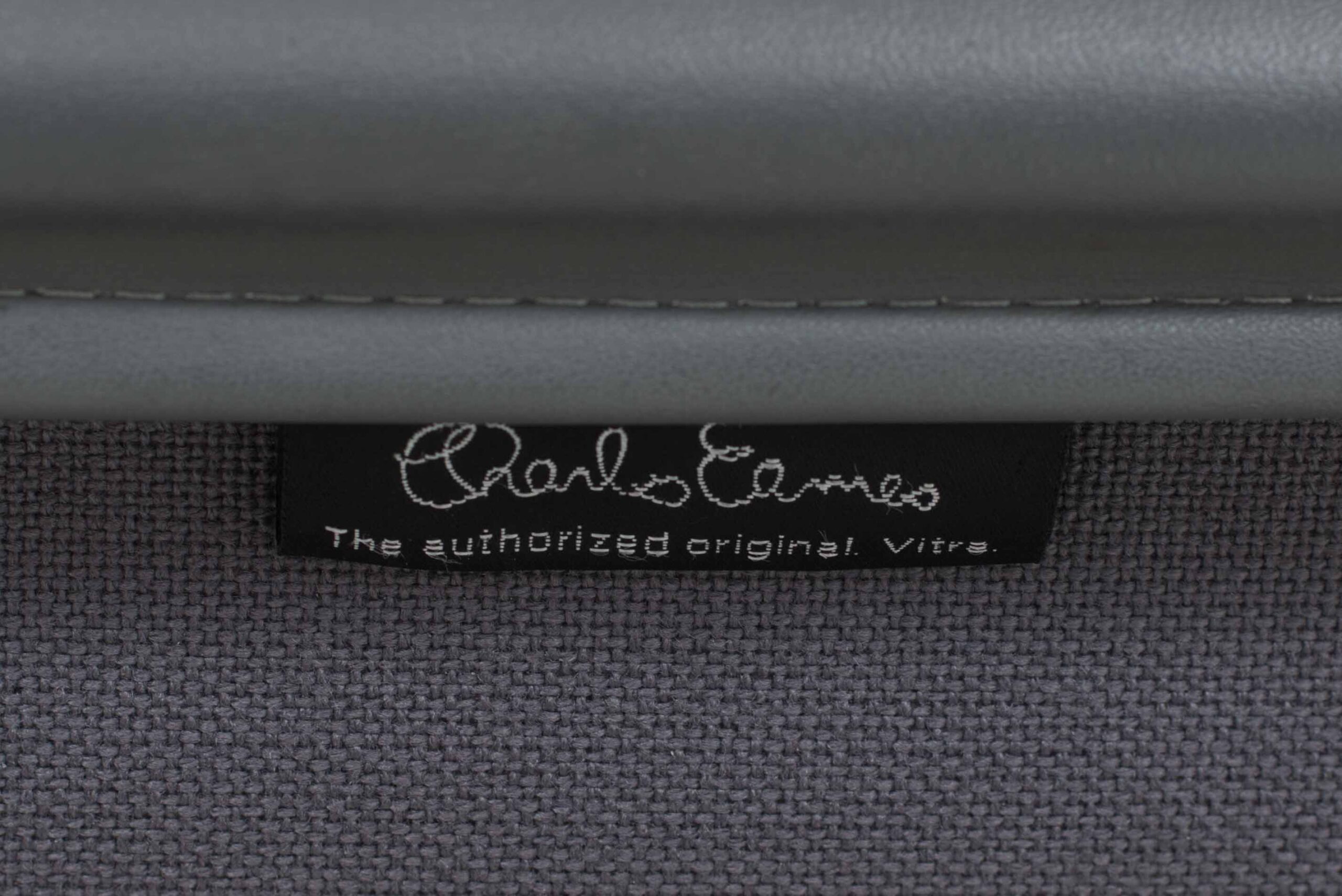 Vitra EA 208 Soft Pad von Eames in grauem Leder und Aluminium poliert-8