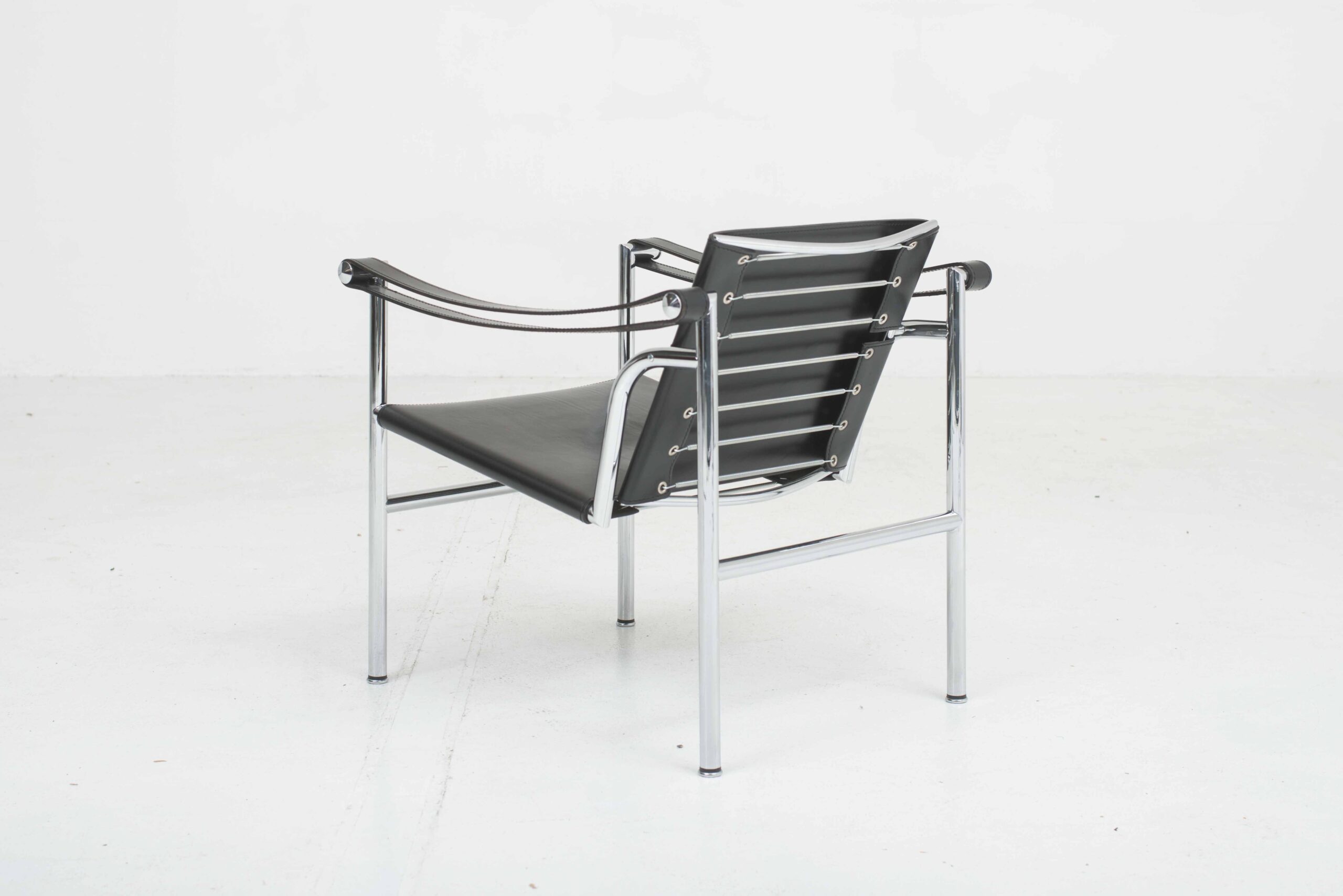 Cassina LC1 Sessel von Le Corbusier in Schwarz-2