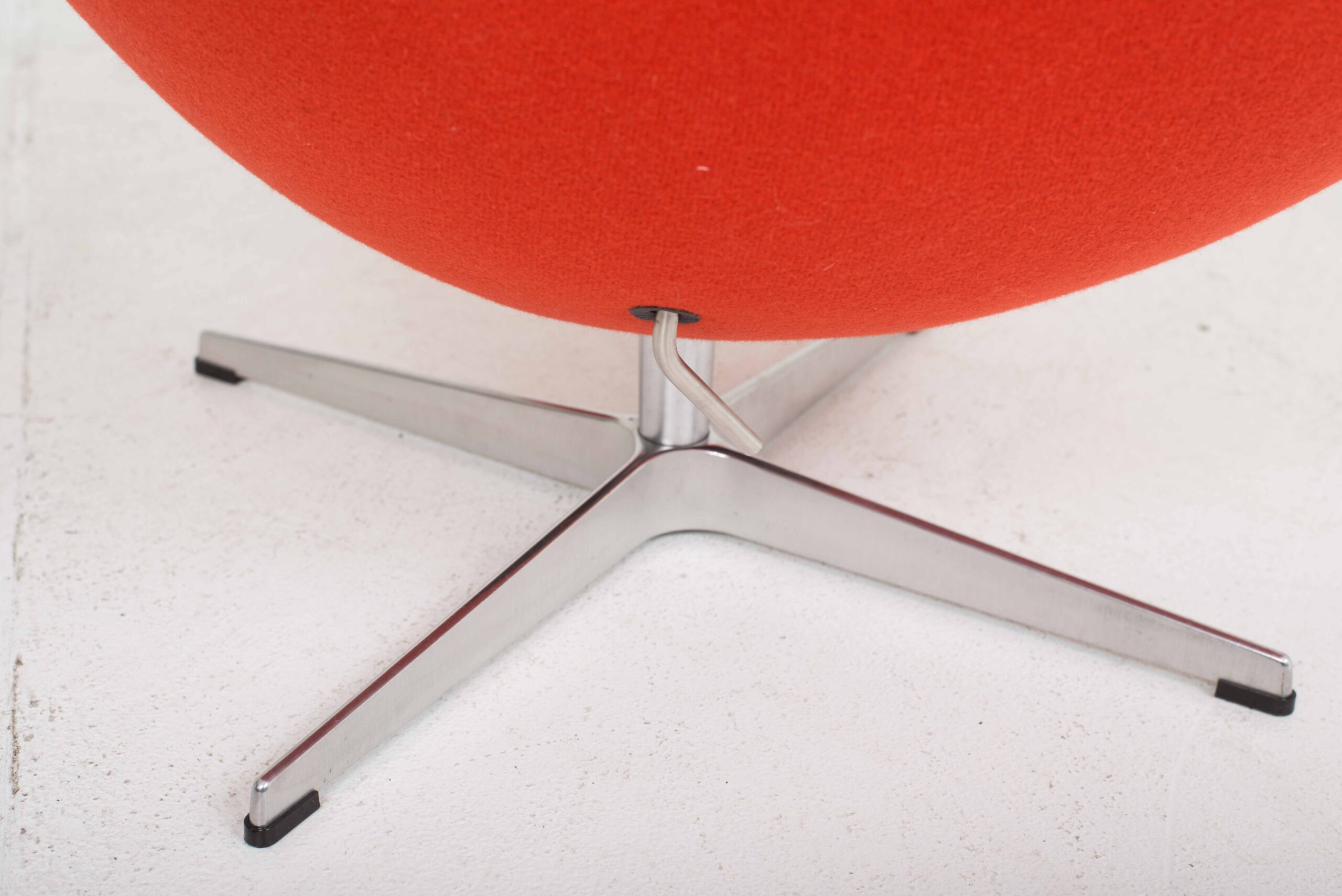 Fritz Hansen Egg Chair von Arne Jacobsen in Orange-7