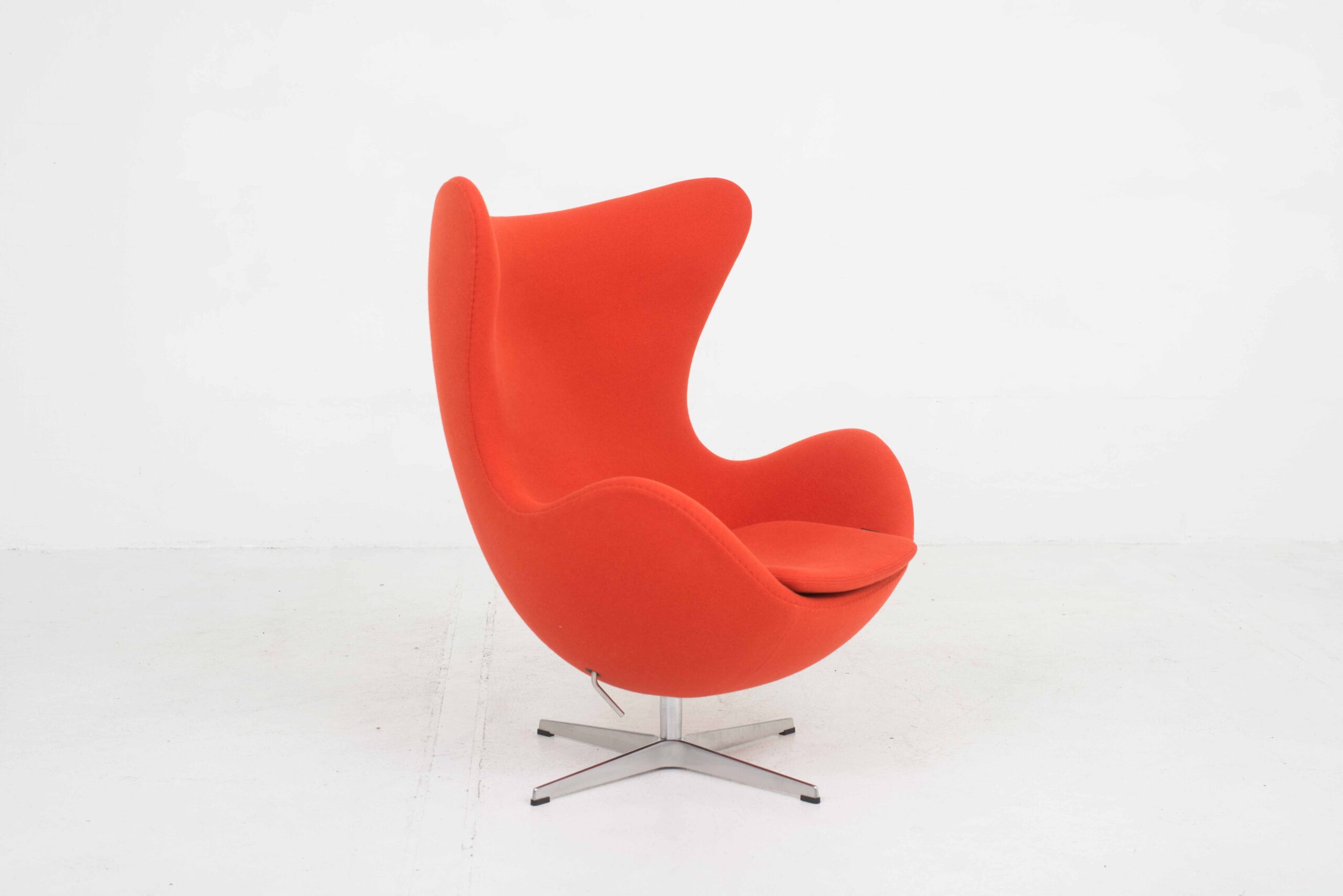 Fritz Hansen Egg Chair von Arne Jacobsen in Orange-2