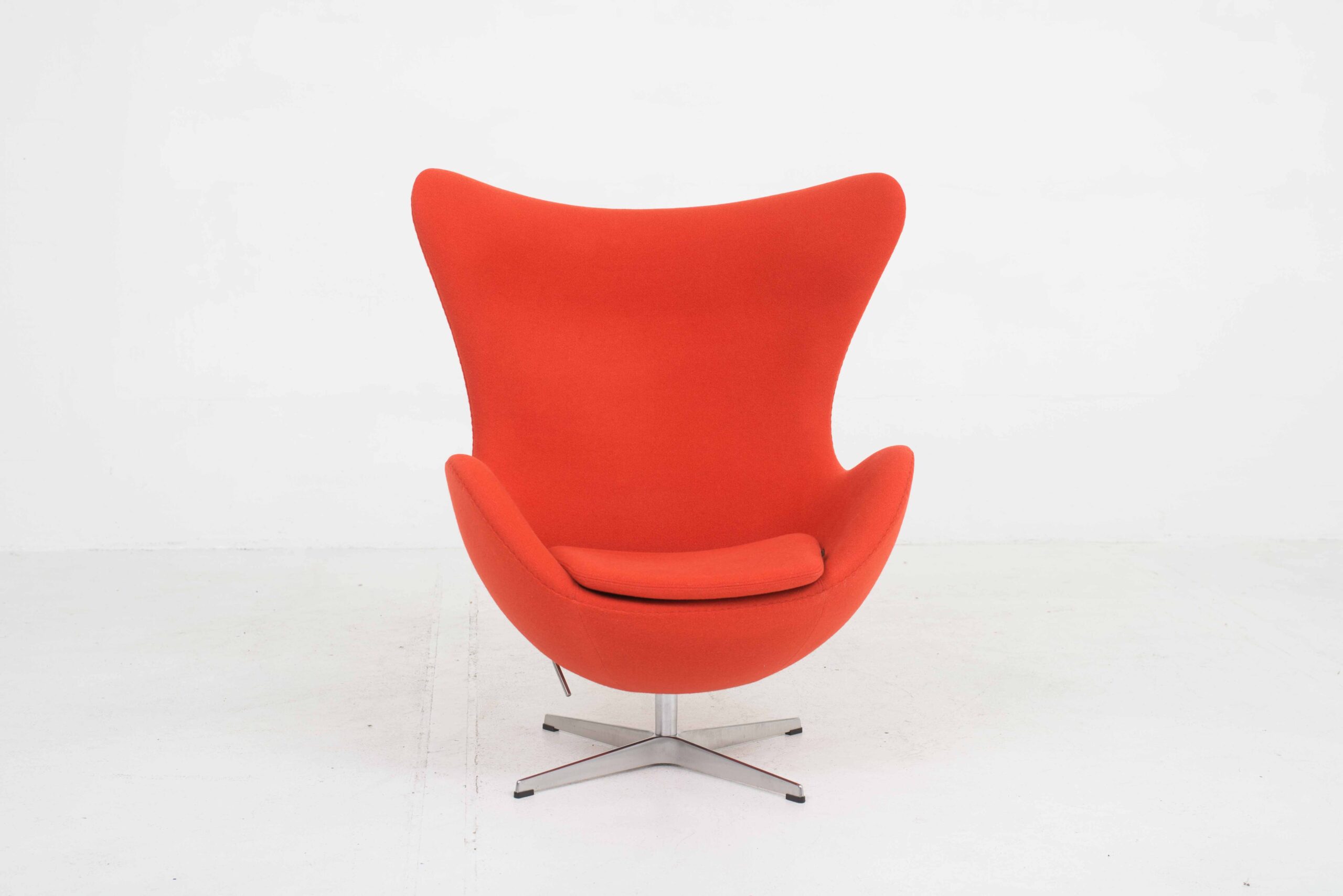 Fritz Hansen Egg Chair von Arne Jacobsen in Orange-1