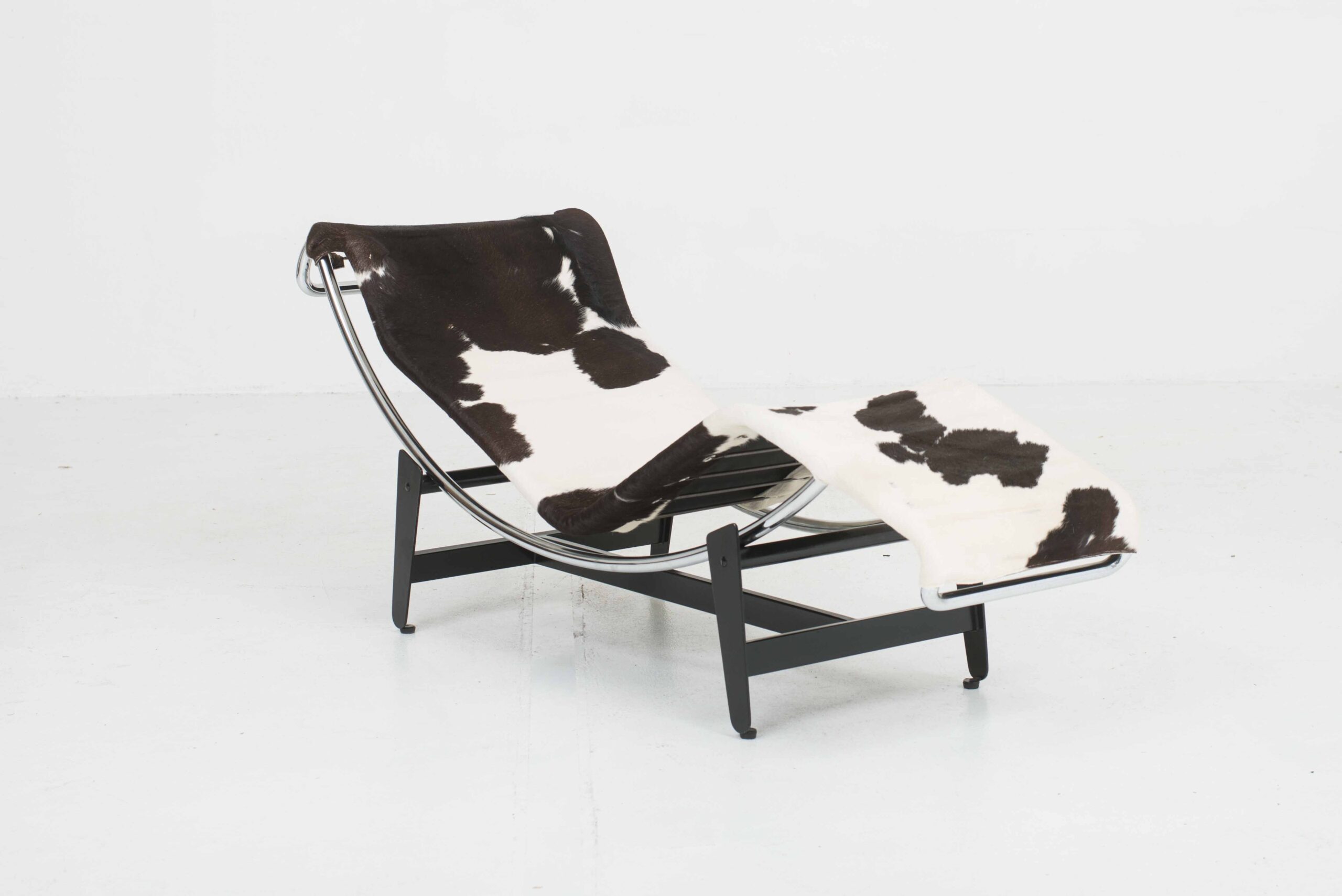 Wohnbedarf / Embru LC4 Chaise Longue von Le Corbusier-2