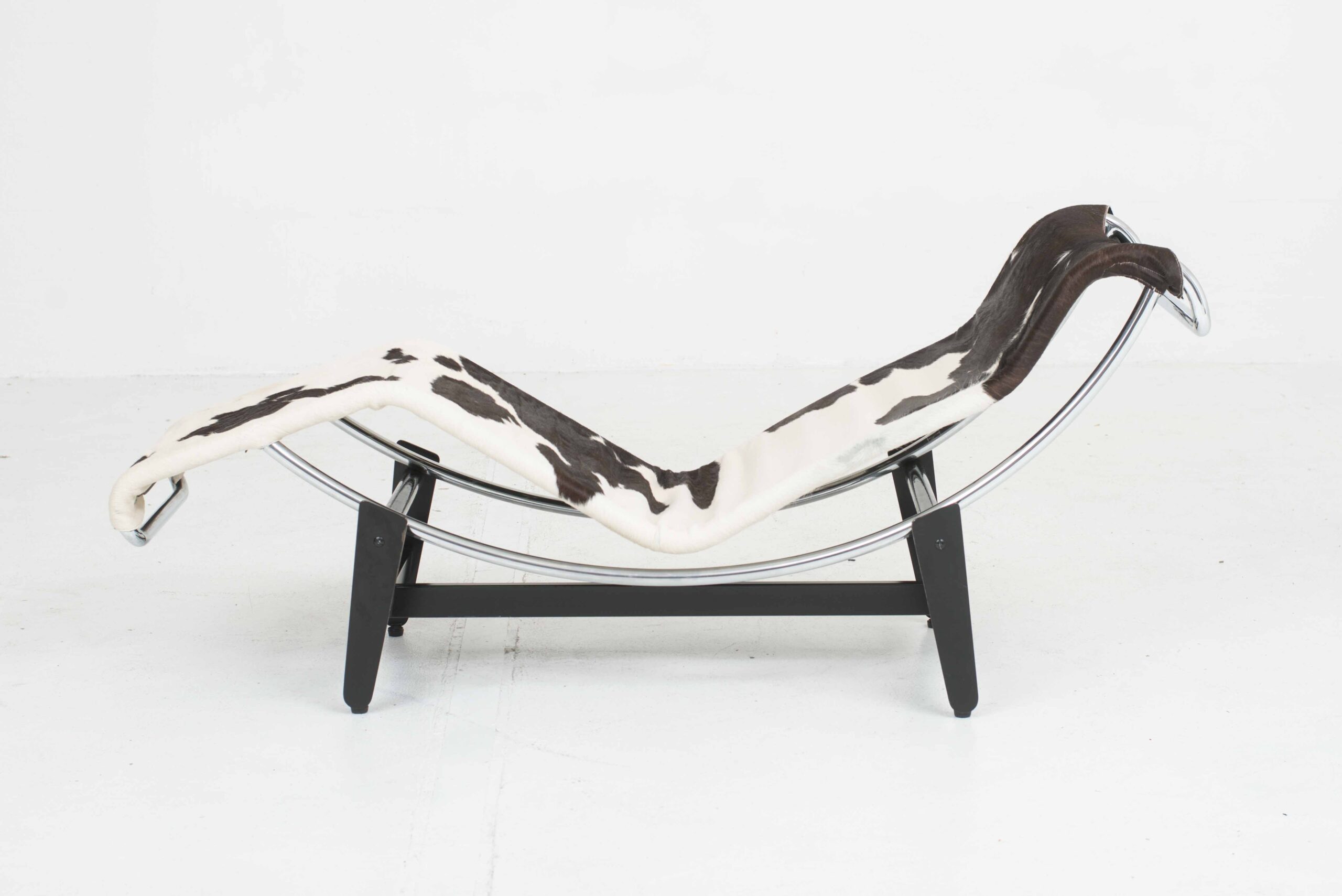 Wohnbedarf / Embru LC4 Chaise Longue von Le Corbusier-4