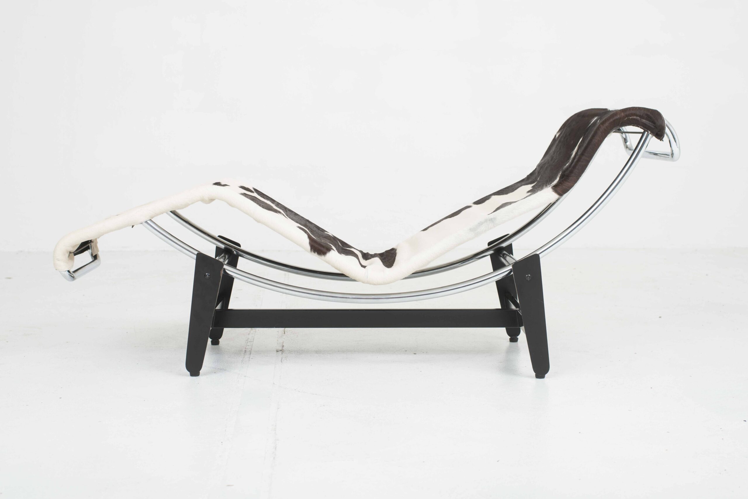 Wohnbedarf / Embru LC4 Chaise Longue von Le Corbusier-5
