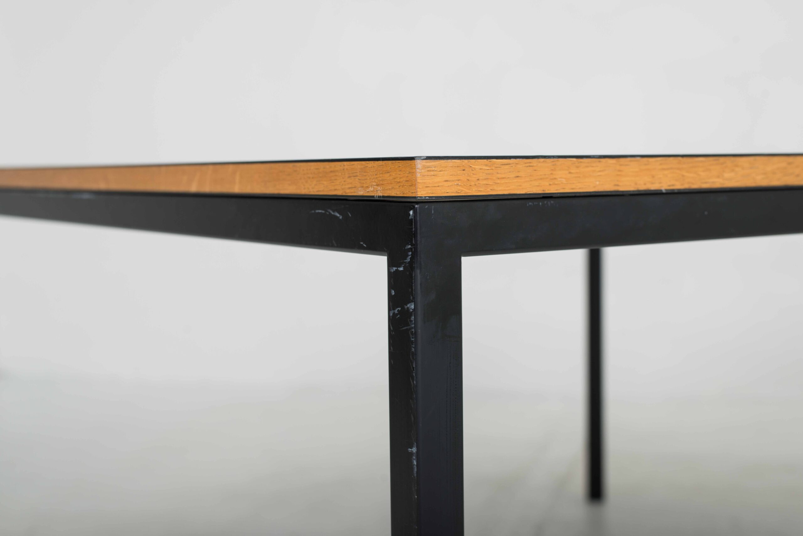 Lehni Tisch von Georg Gisel in schwarzem Linoleum-5