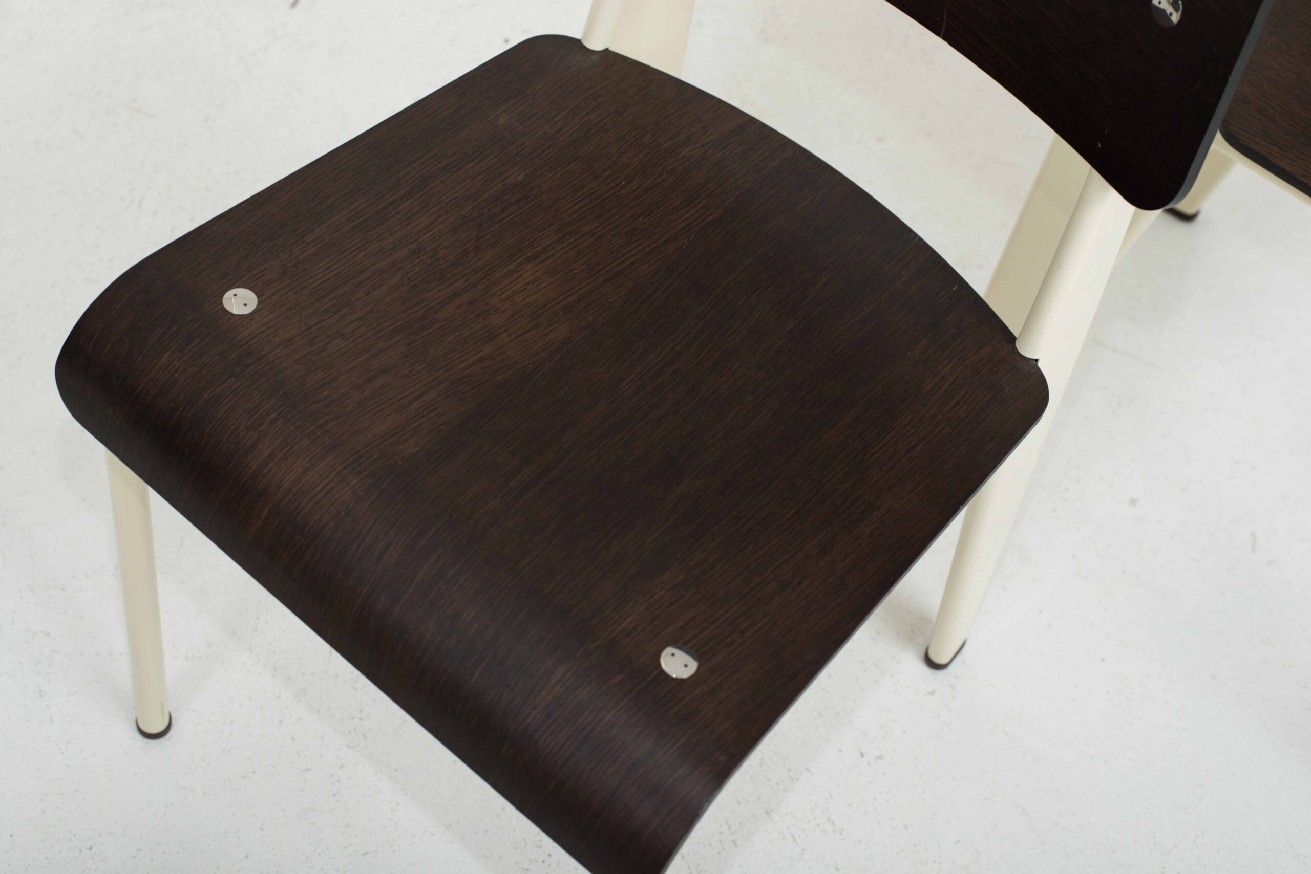 Vitra Standard Stuhl von Jean Prouvé-3