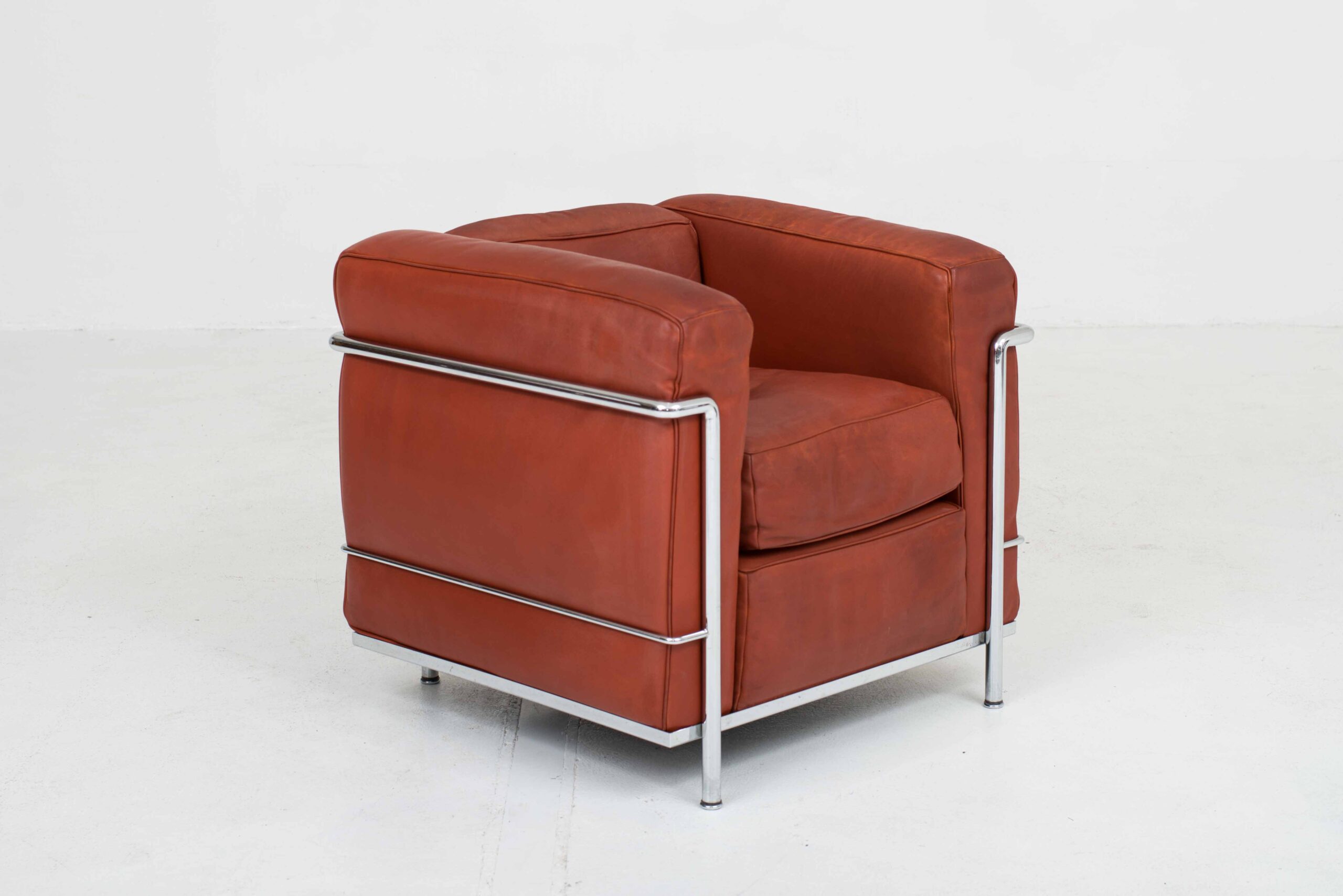 Cassina LC2 Sessel von Le Corbusier in rotbraunem Naturleder-2