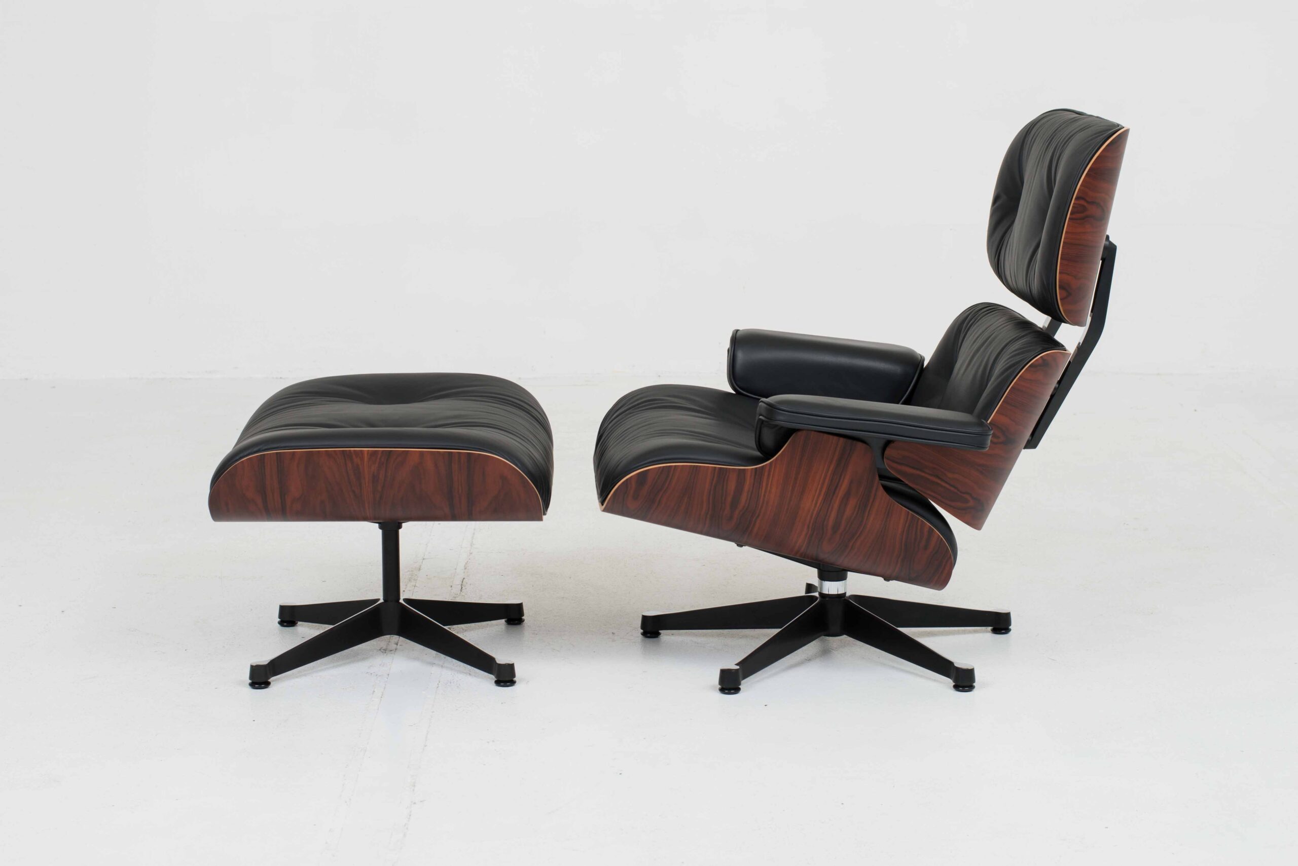 Vitra 670 Lounge Chair und Ottoman von Charles &amp; Ray Eames, XL Palisander-1