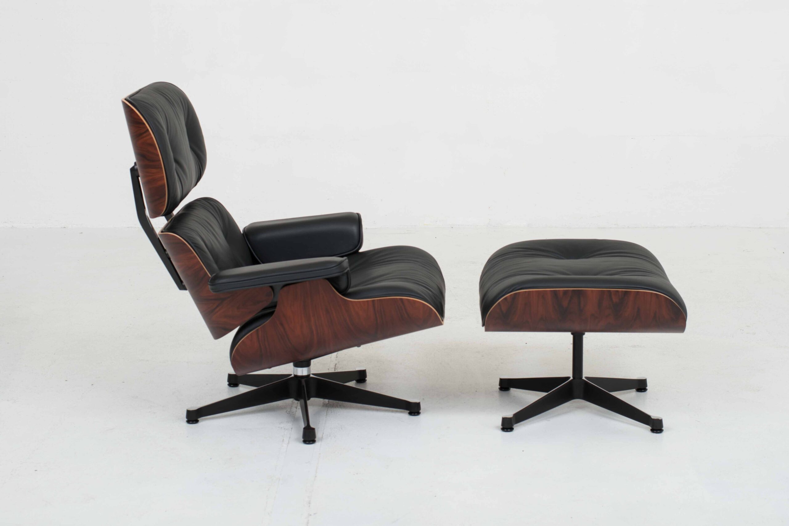 Vitra 670 Lounge Chair und Ottoman von Charles &amp; Ray Eames, XL Palisander-3