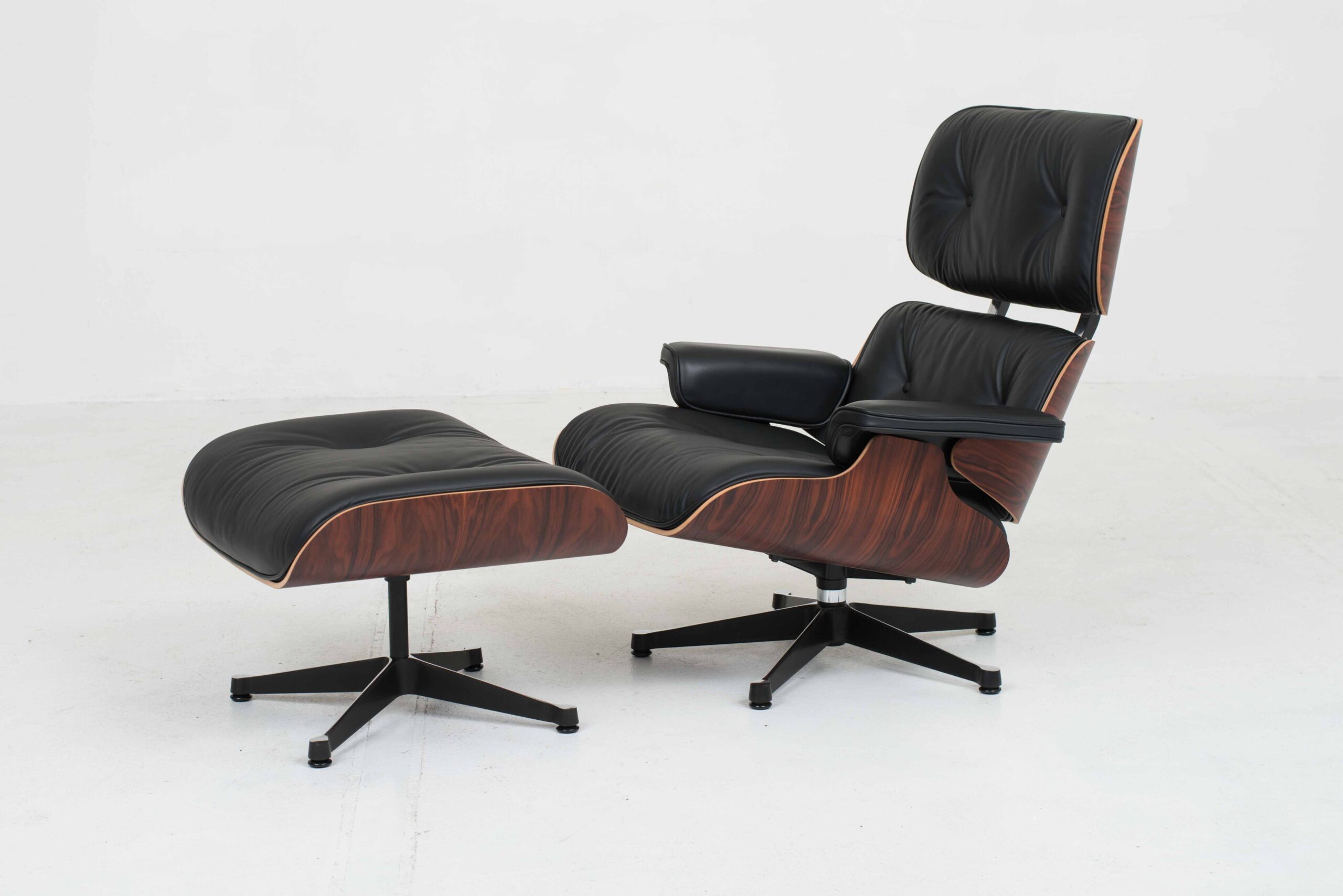 Vitra 670 Lounge Chair und Ottoman von Charles &amp; Ray Eames, XL Palisander-0