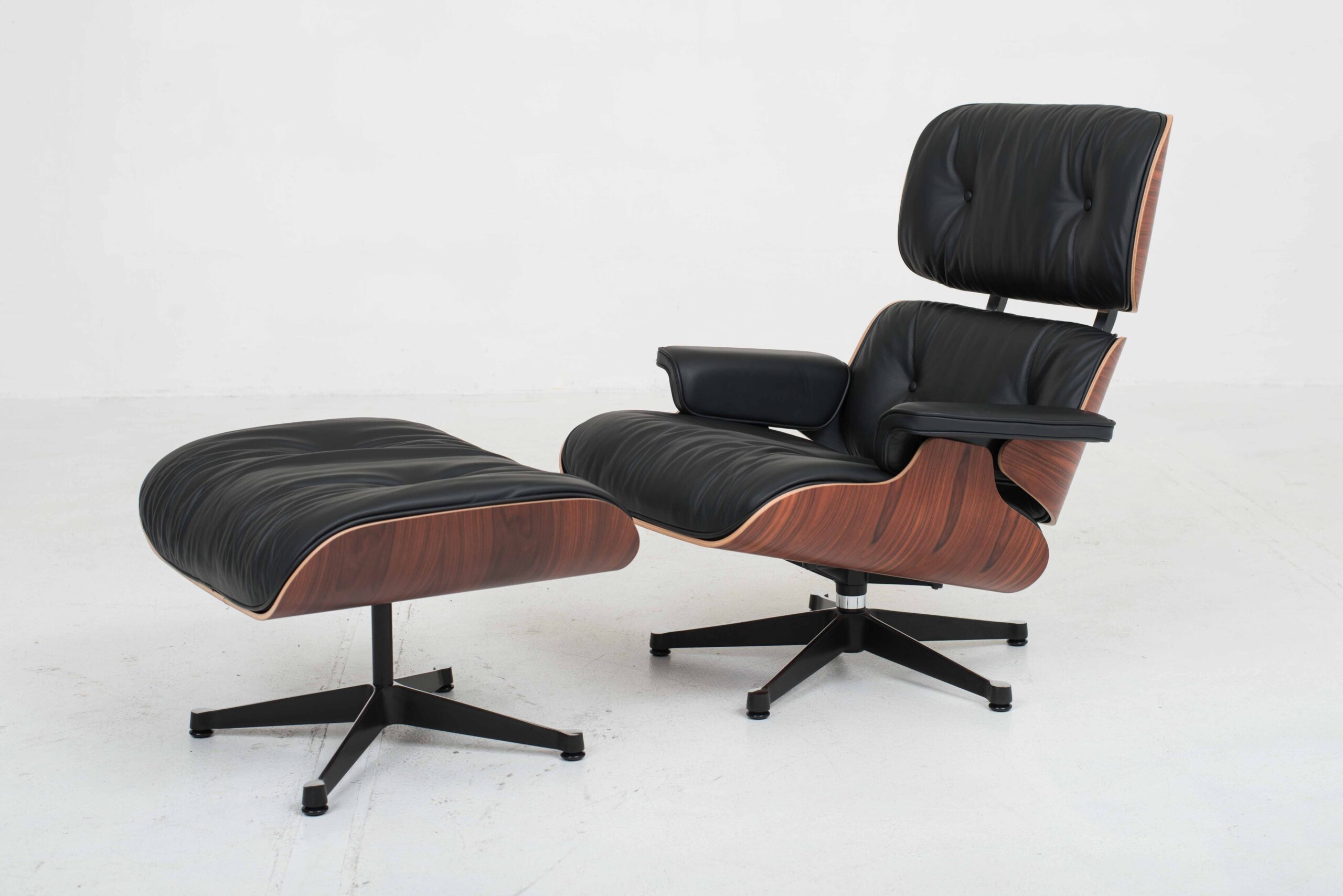 Vitra 670 Lounge Chair und Ottoman von Charles &amp; Ray Eames, XL Palisander-0