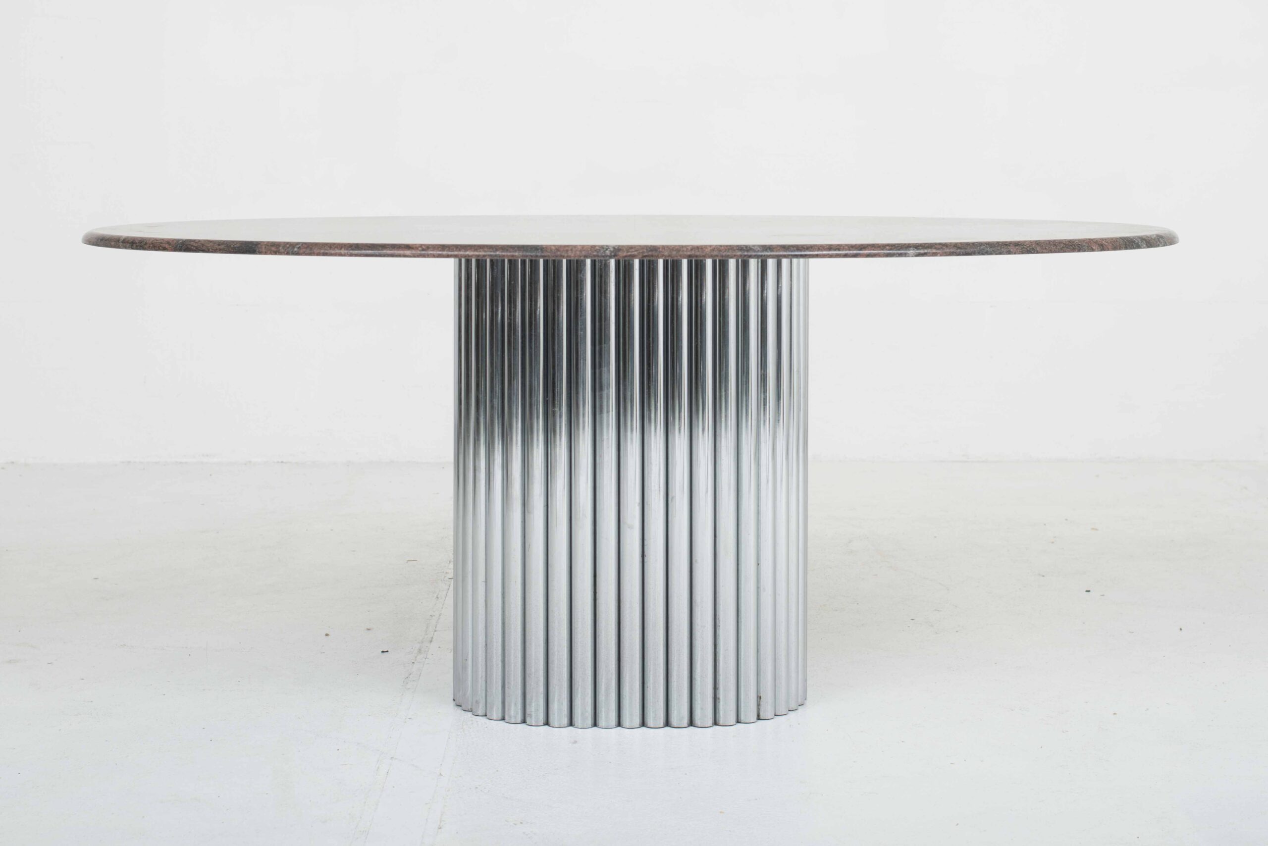 Eleganter 1970er Jahre Tisch aus Marmor-3