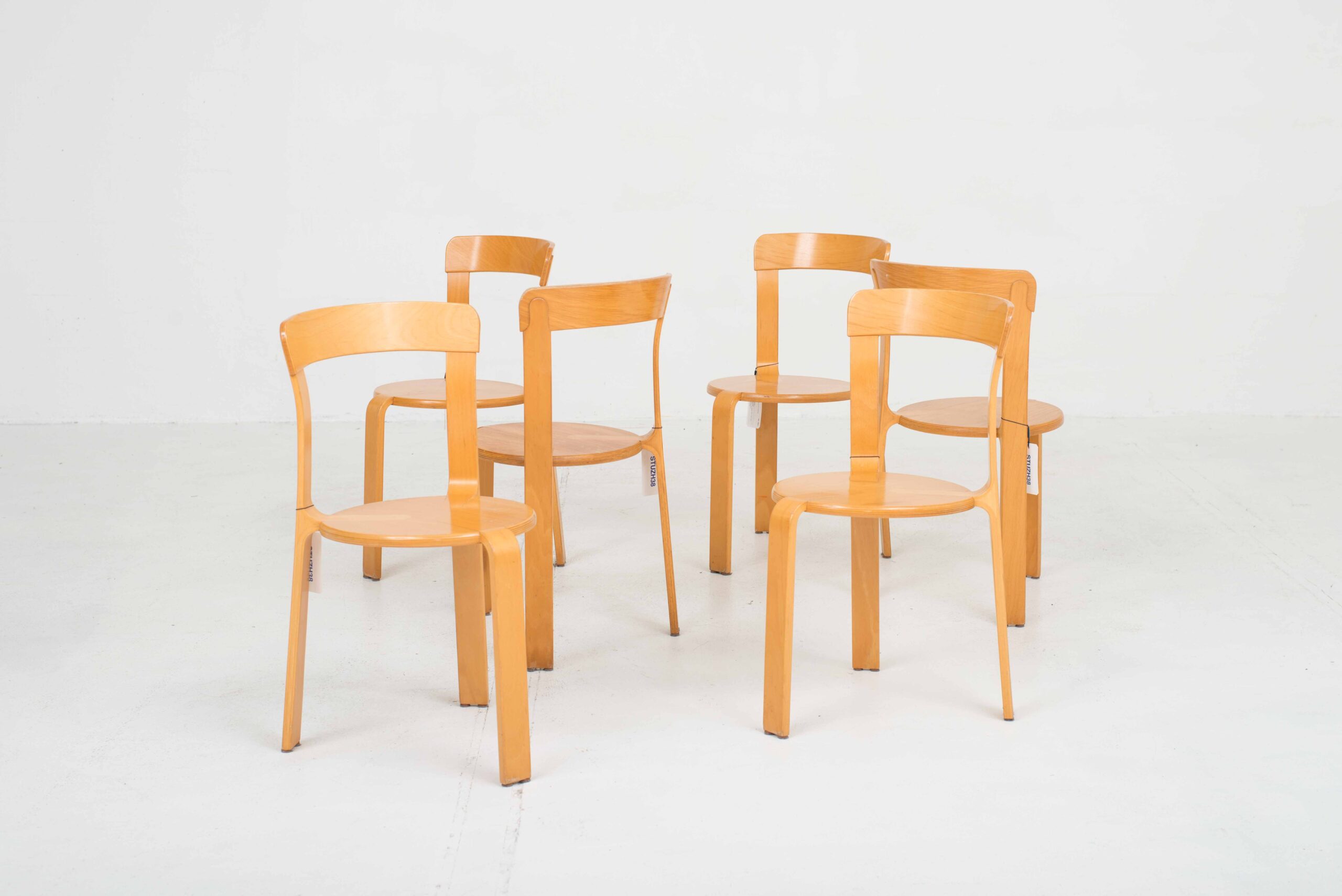 Dietiker Stühle von Bruno Rey, dreibeinig-2