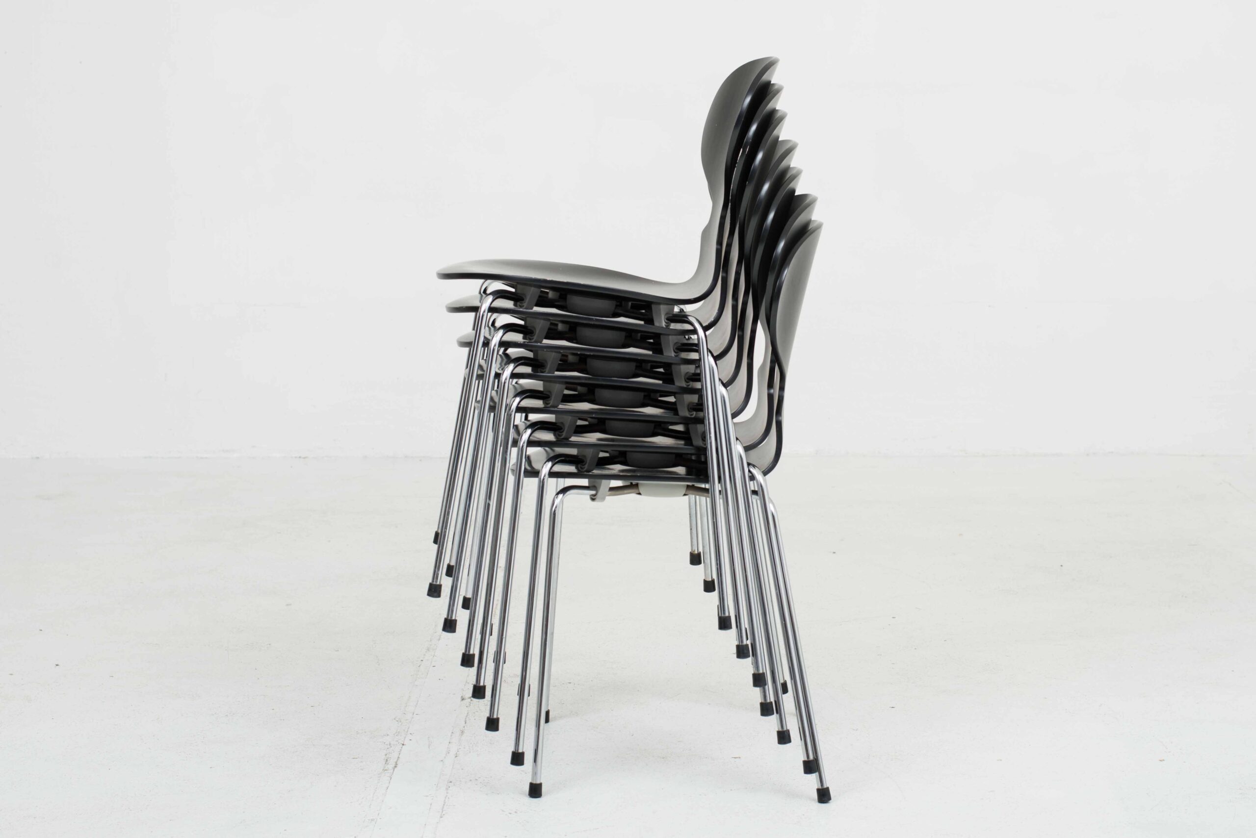 Fritz Hansen Ameise 3101 Stuhl von Arne Jacobsen-1