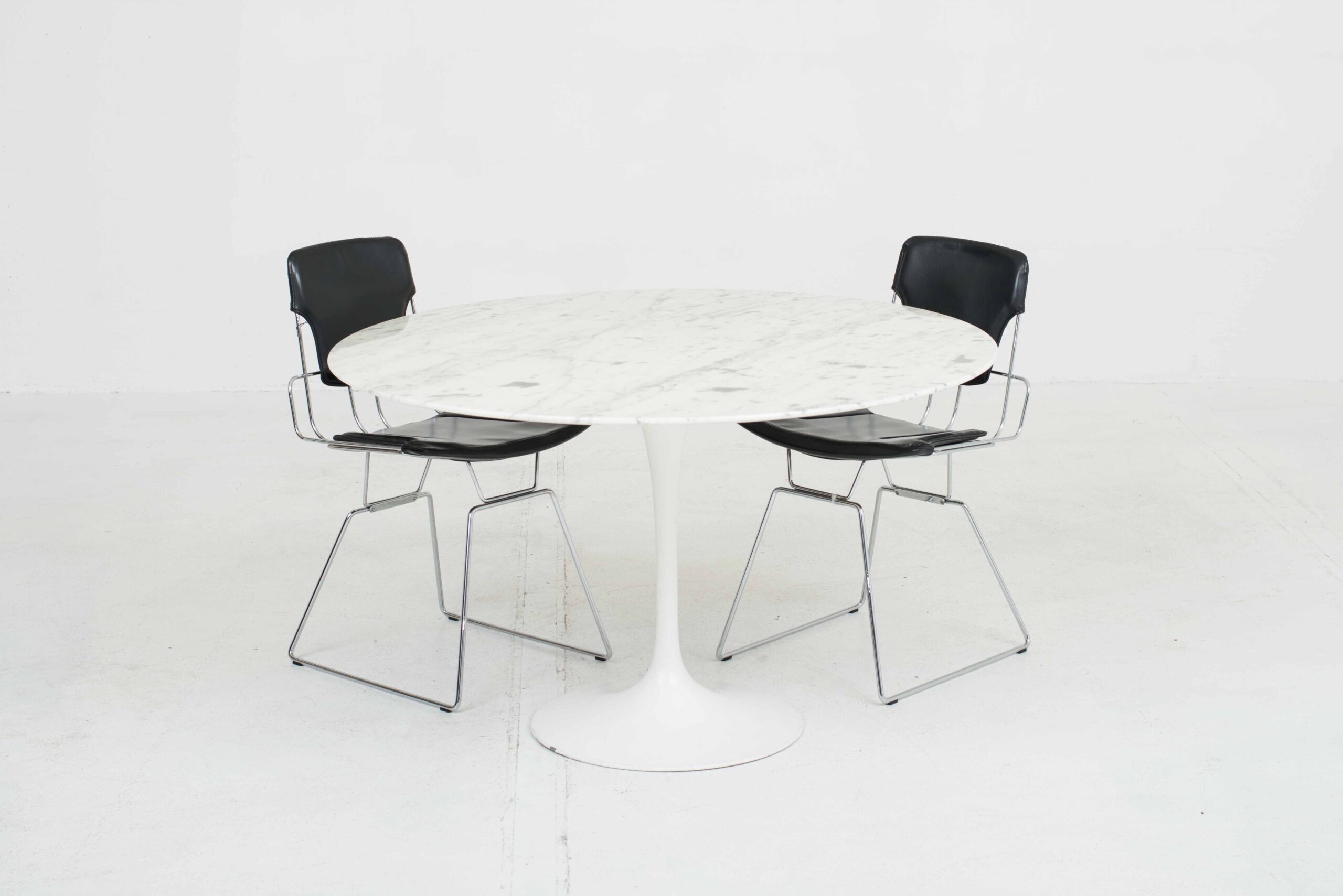 Knoll Tulip Table 120cm von Eero Saarinen in Marmor-1