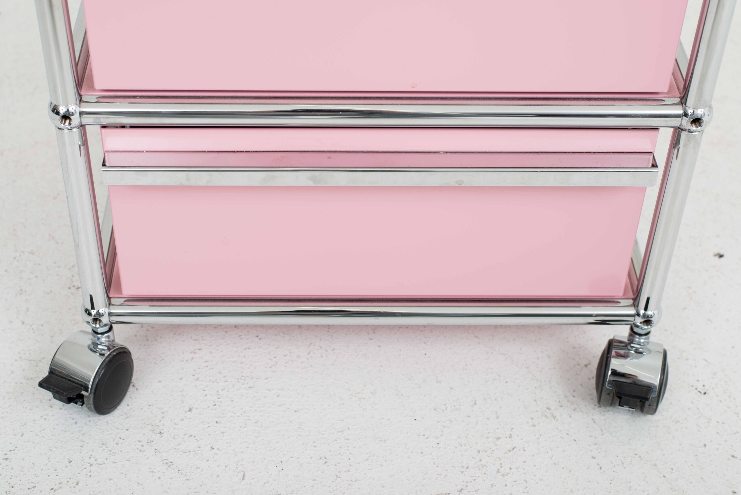 USM Rollcontainer in True Pink &#8211; limited edition-6