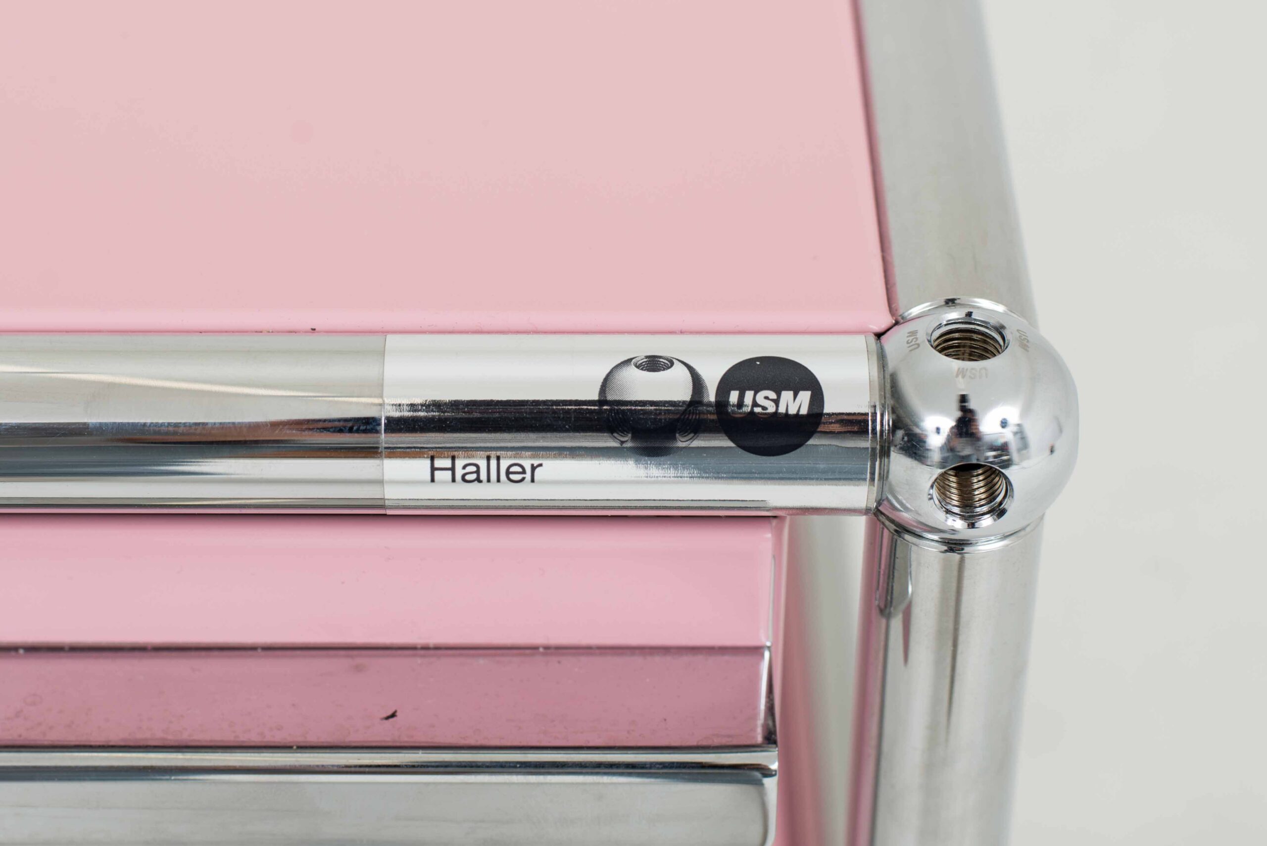USM Rollcontainer in True Pink &#8211; limited edition-7