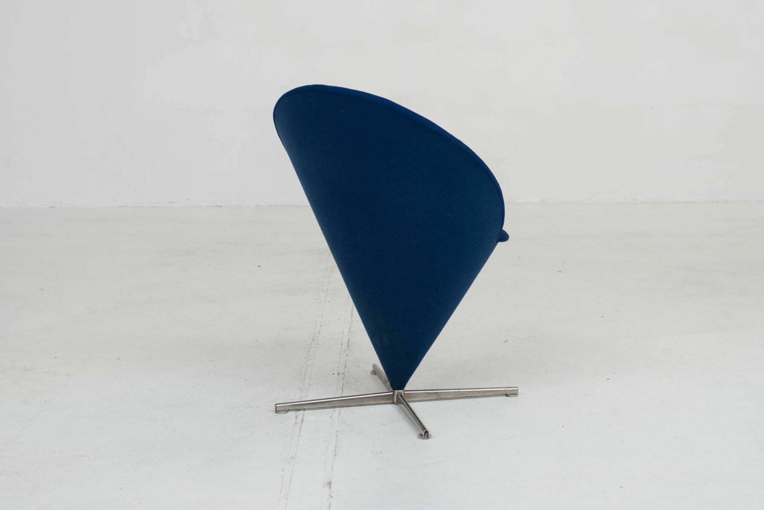 Vitra Cone Chair von Verner Panton in Blau-1