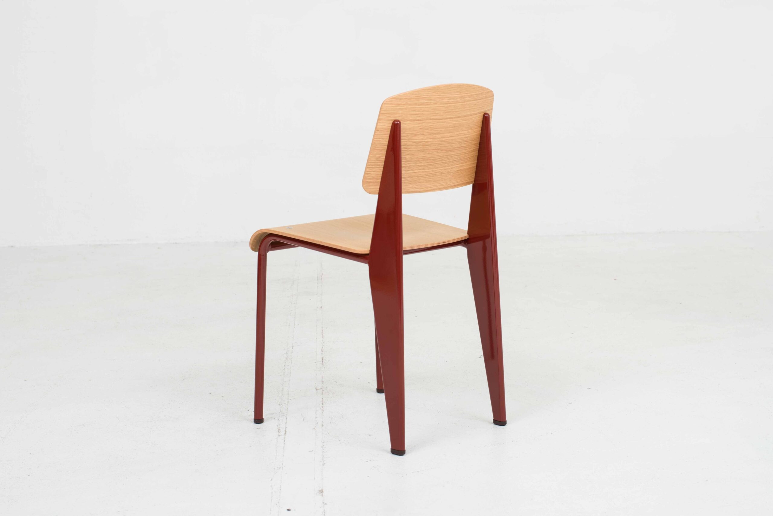 Vitra Standard Stuhl von Jean Prouvé in Japanese Red-2