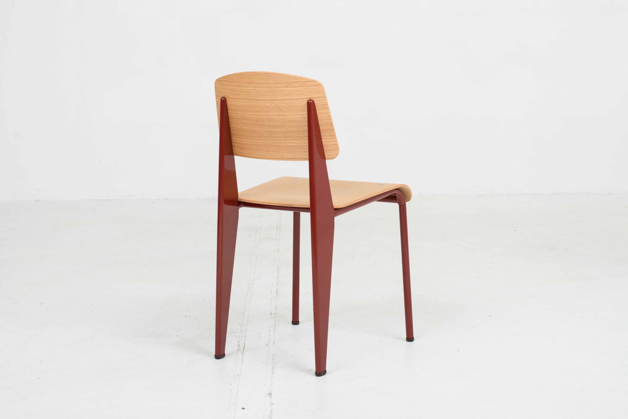 Vitra Standard Stuhl von Jean Prouvé in Japanese Red-3