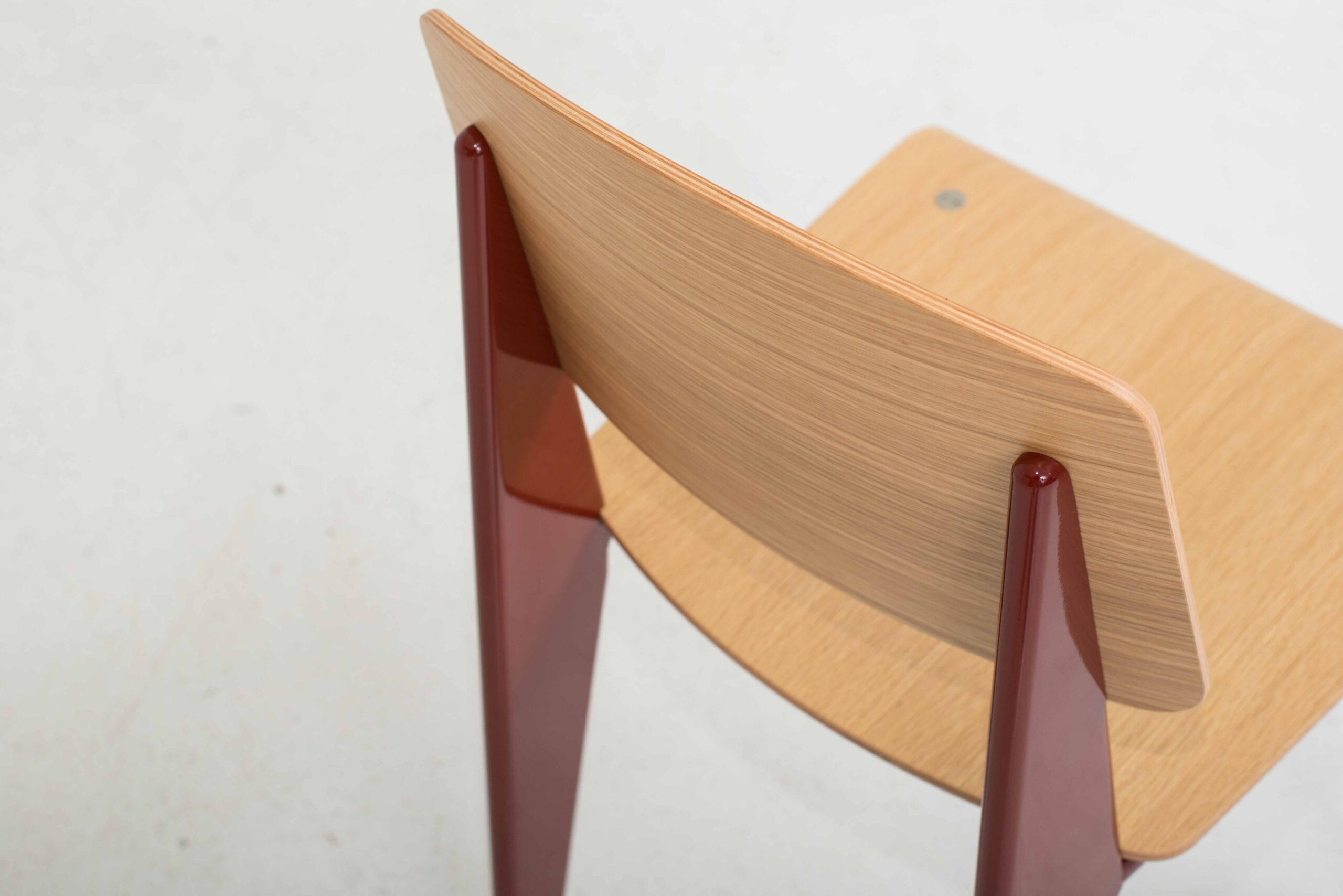 Vitra Standard Stuhl von Jean Prouvé in Japanese Red-5