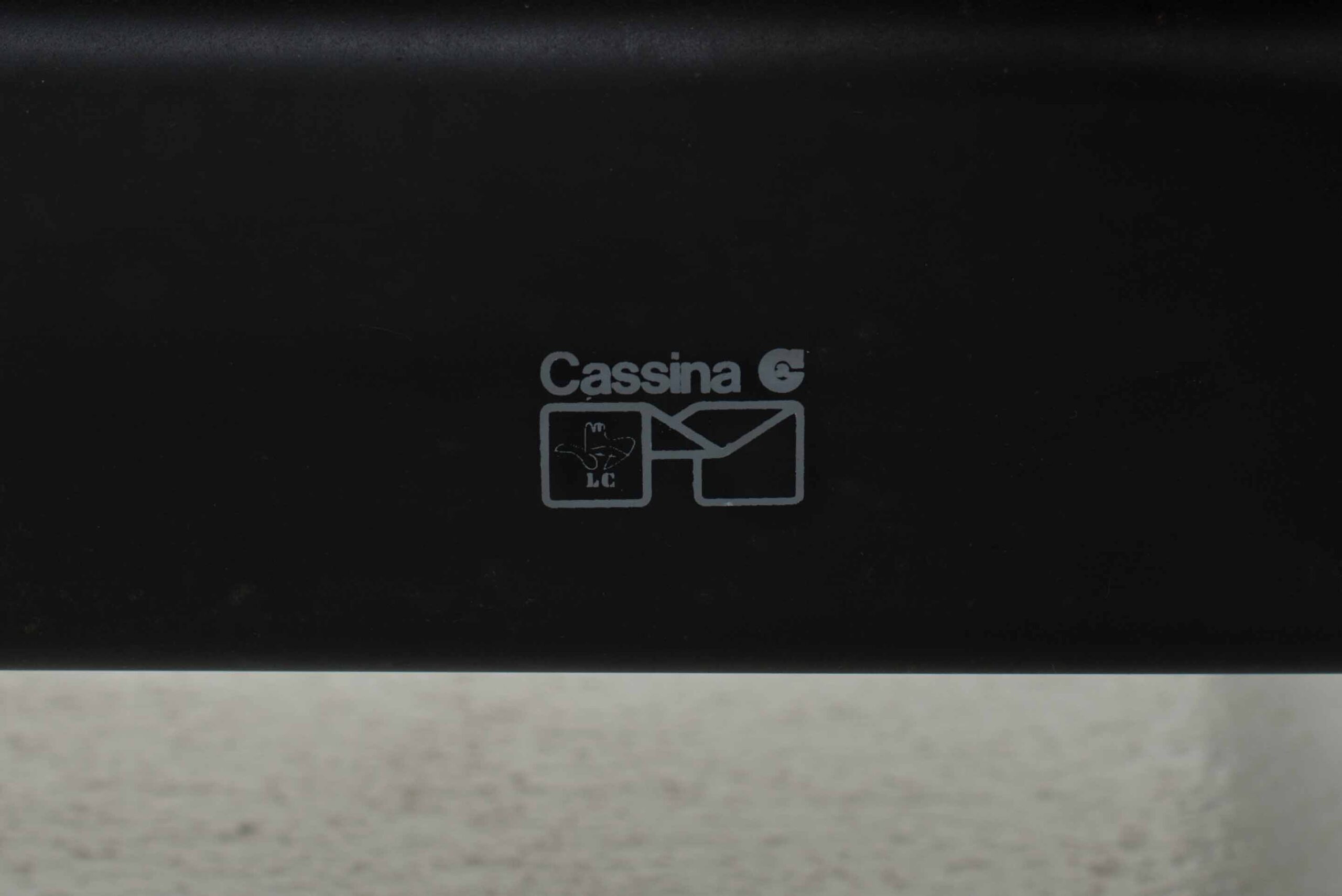 Cassina LC4 Chaise Longue von Le Corbusier in Rot-10