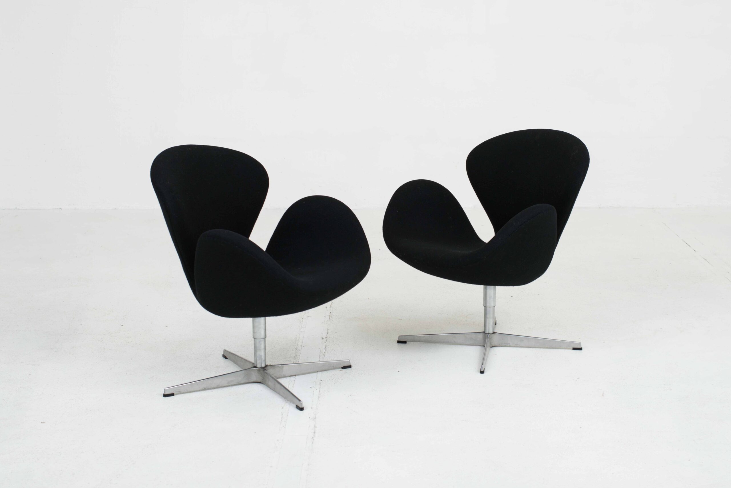 Fritz Hansen Swan Chair von Arne Jacobsen-1
